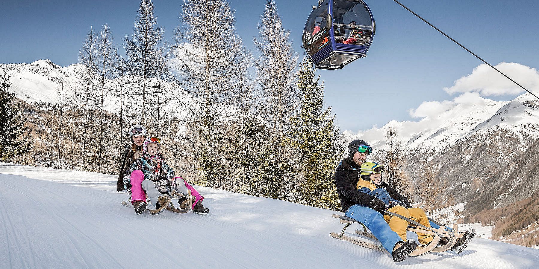 Rodeln in Sölden mit der Familie